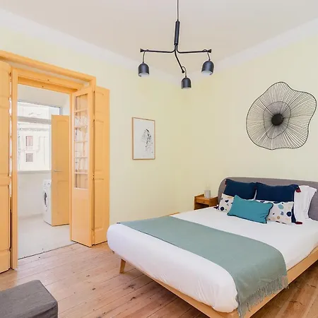 Renovated In Central Belem 15 Minutes From The River *