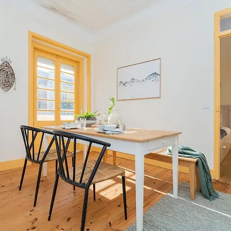 Renovated In Central Belem 15 Minutes From The River *