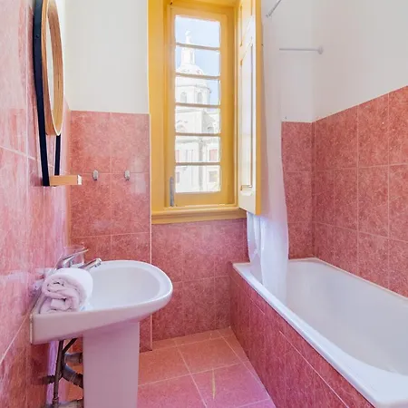 Renovated In Central Belem 15 Minutes From The River アパート リスボン