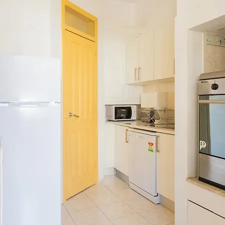 Renovated In Central Belem 15 Minutes From The River *