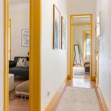 Renovated In Central Belem 15 Minutes From The River リスボン