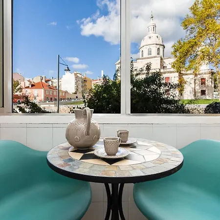 Renovated In Central Belem 15 Minutes From The River リスボン