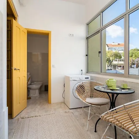 Renovated In Central Belem 15 Minutes From The River リスボン