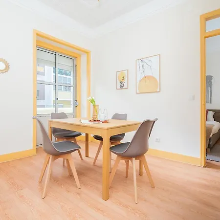 Renovated In Central Belem 15 Minutes From The River *